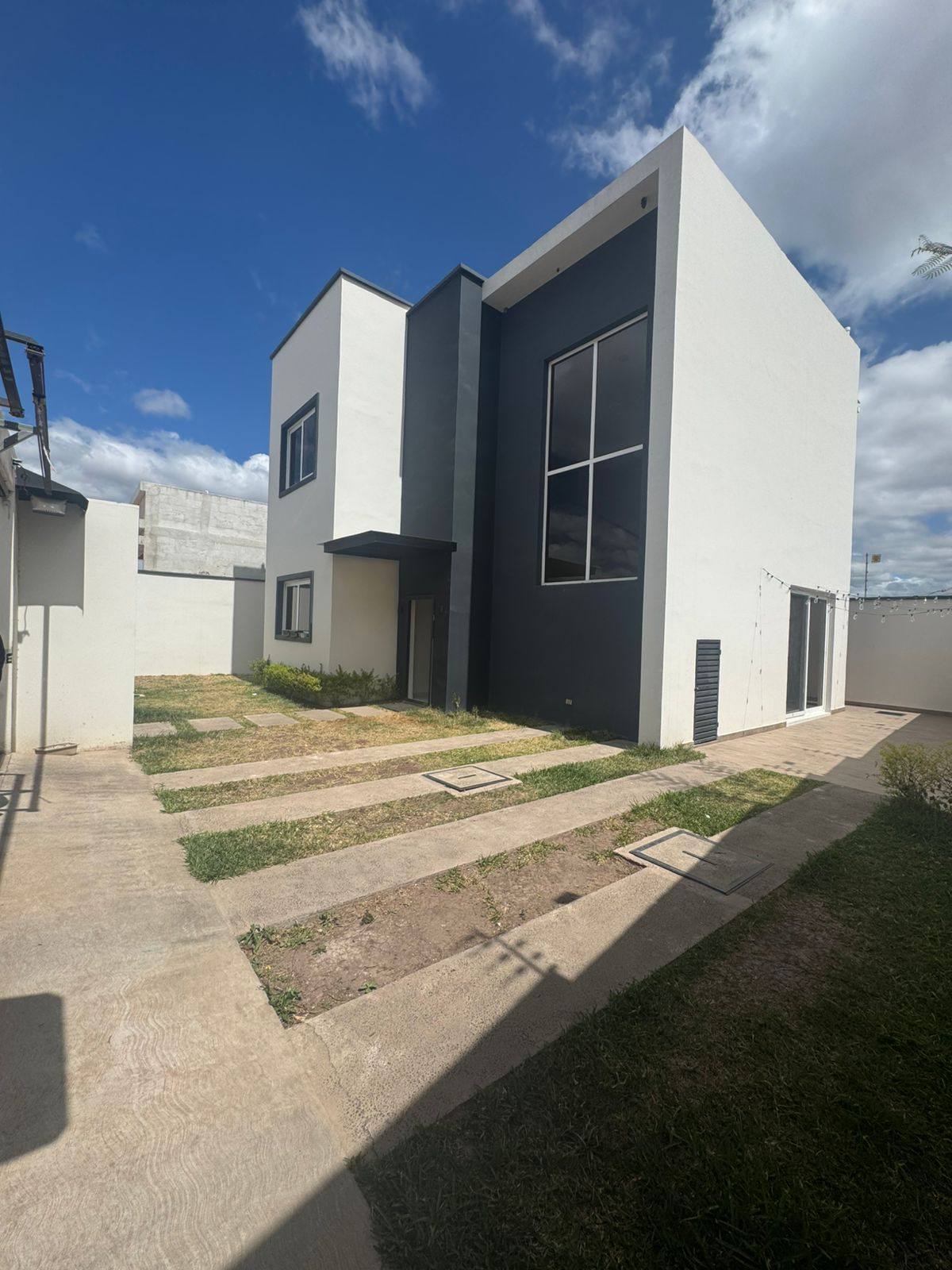 Alquiler: Res. El Sauce, Villa Napoleones/ BRJ1-ACC6