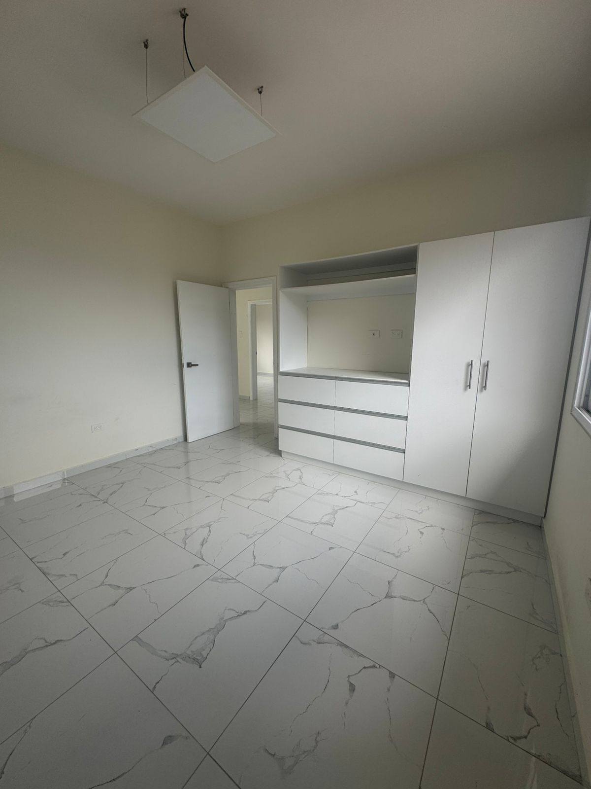 Alquiler: Res. El Sauce, Villa Napoleones/ BRJ1-ACC6