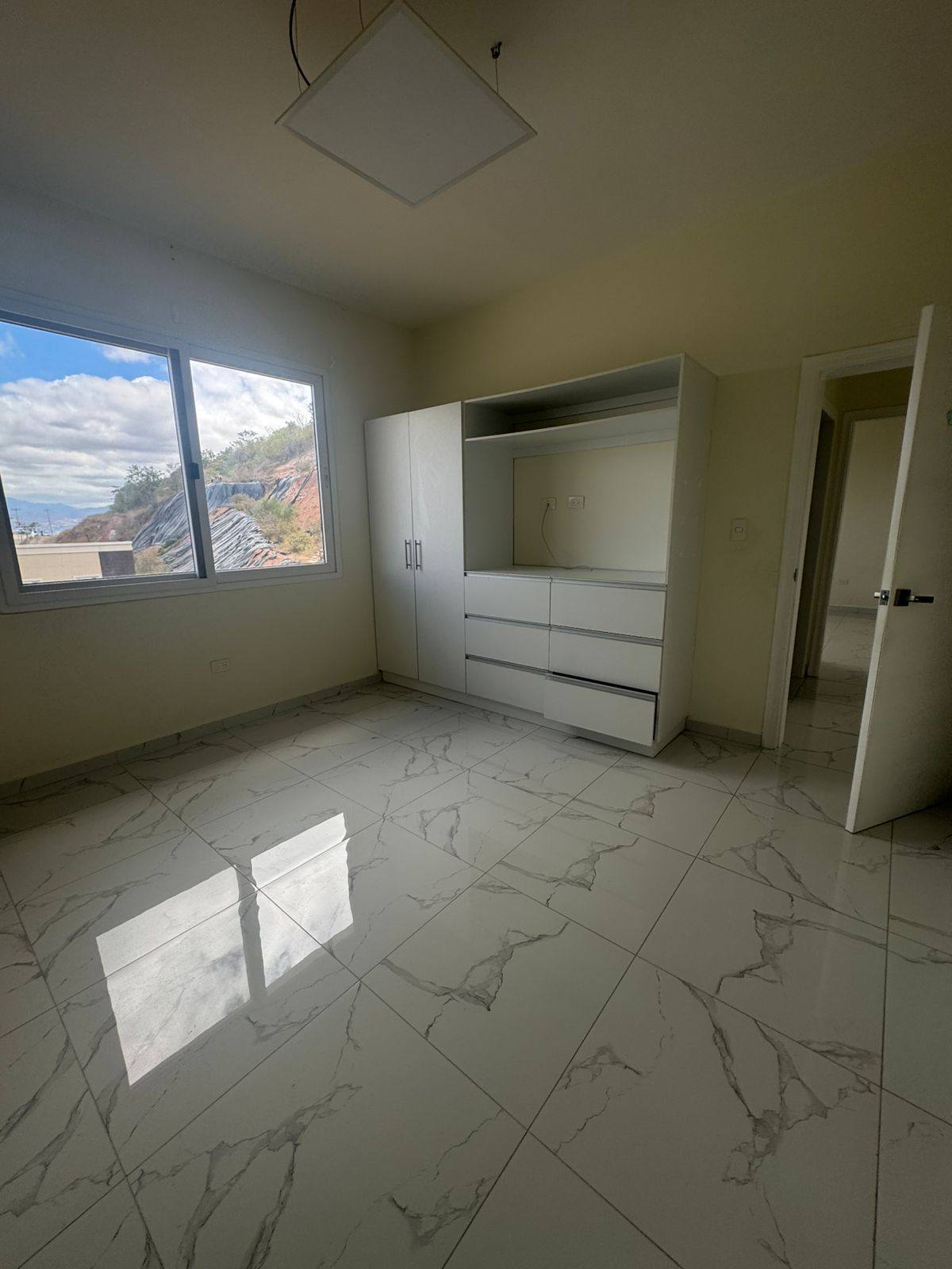 Alquiler: Res. El Sauce, Villa Napoleones/ BRJ1-ACC6