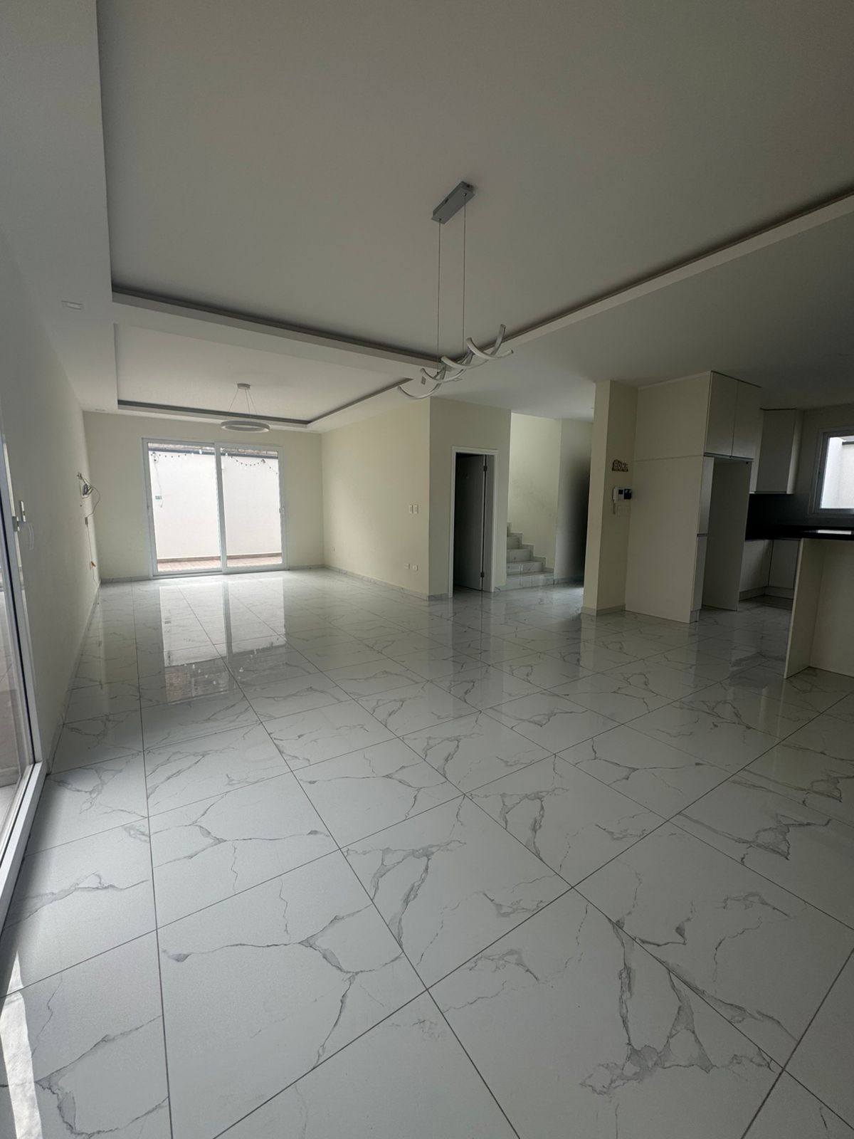 Alquiler: Res. El Sauce, Villa Napoleones/ BRJ1-ACC6