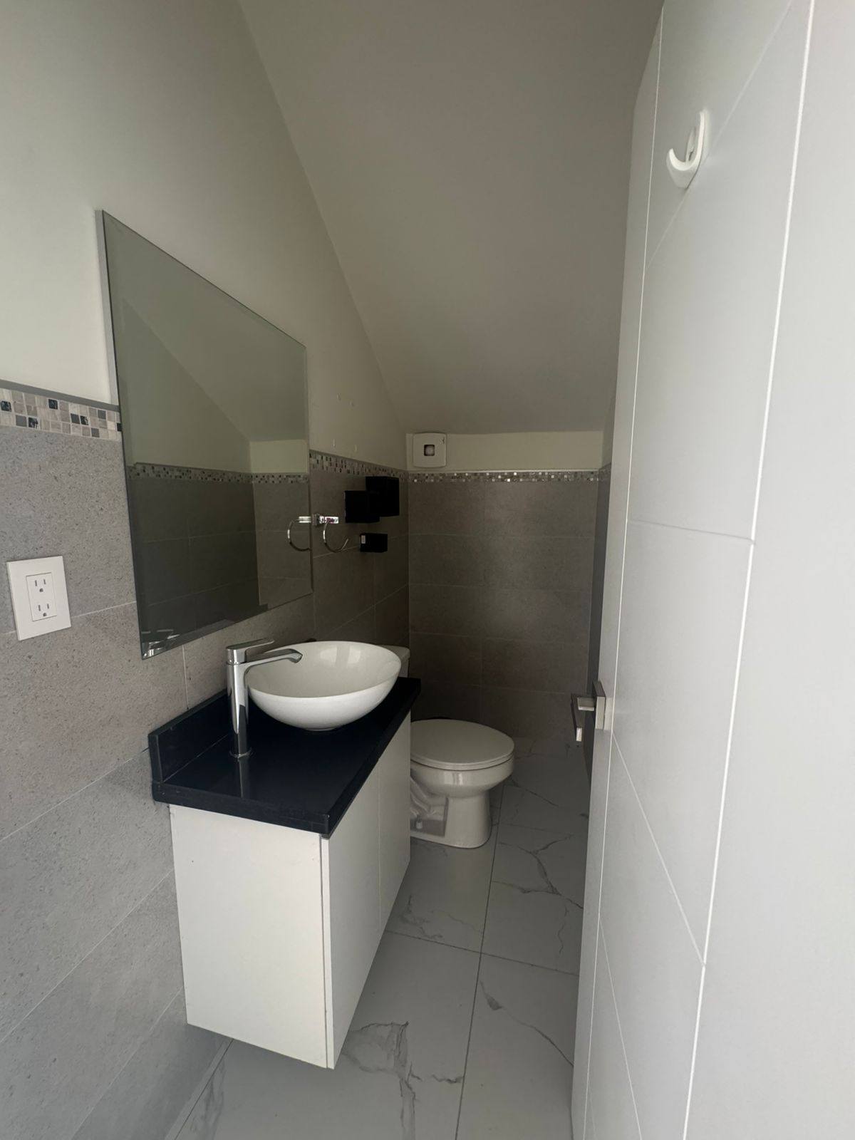 Alquiler: Res. El Sauce, Villa Napoleones/ BRJ1-ACC6