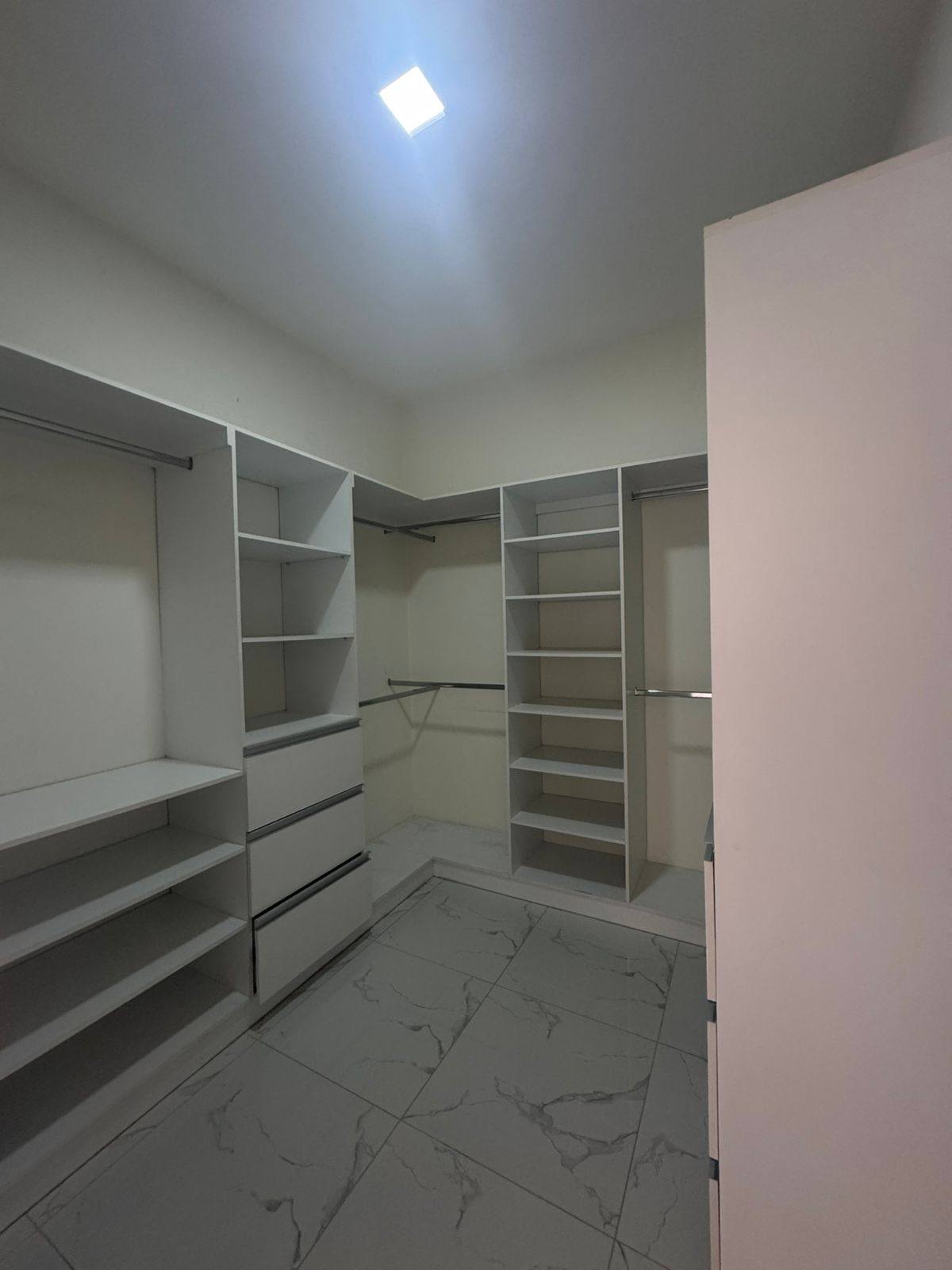 Alquiler: Res. El Sauce, Villa Napoleones/ BRJ1-ACC6