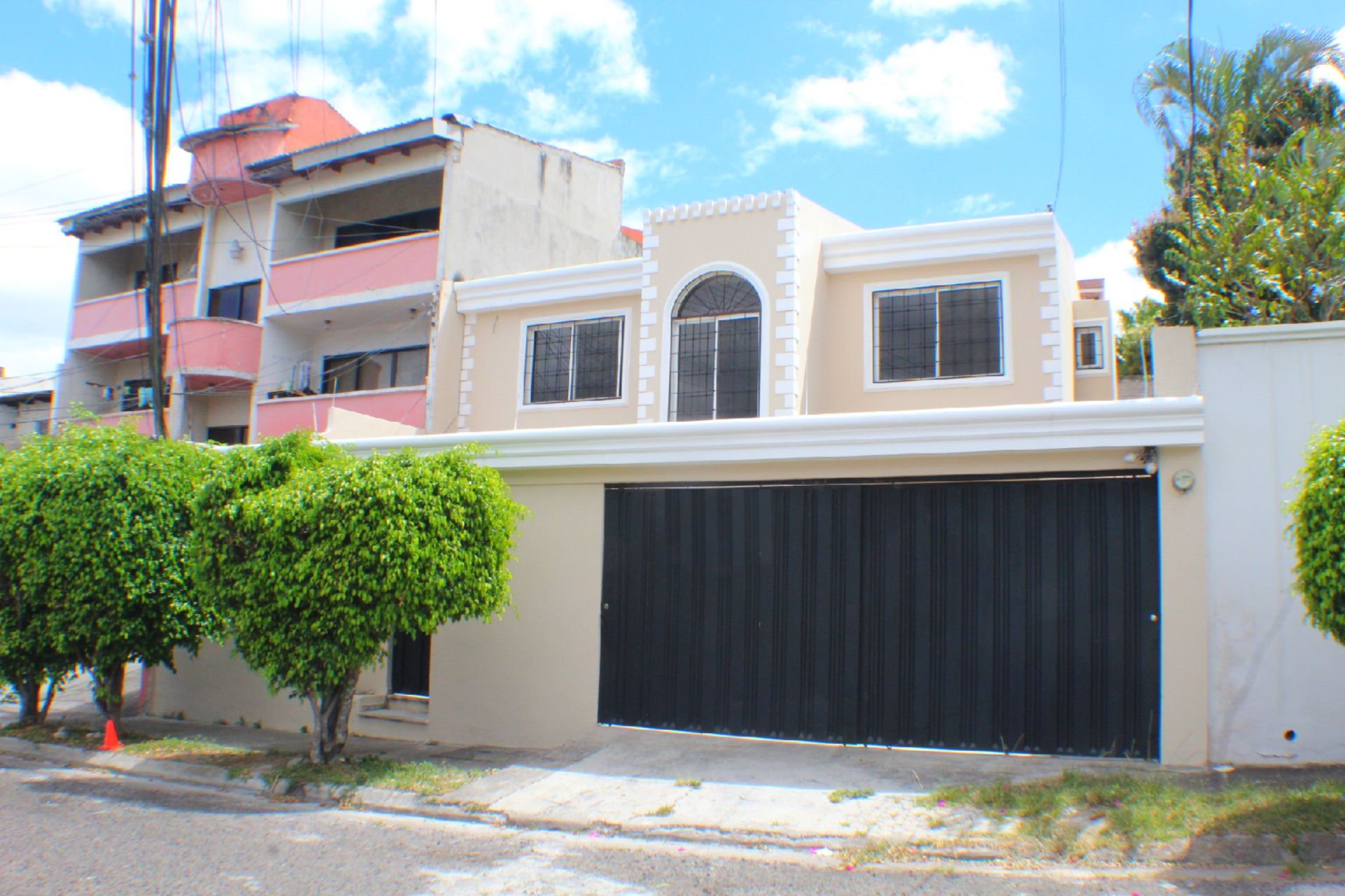 Venta: Res. Las Hadas