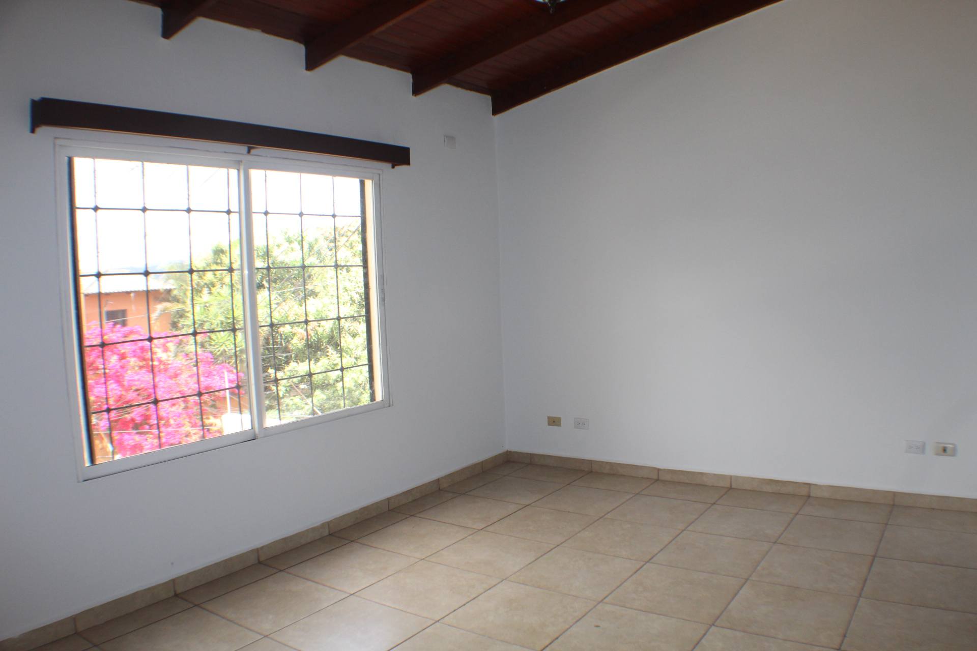 Venta: Res. Las Hadas