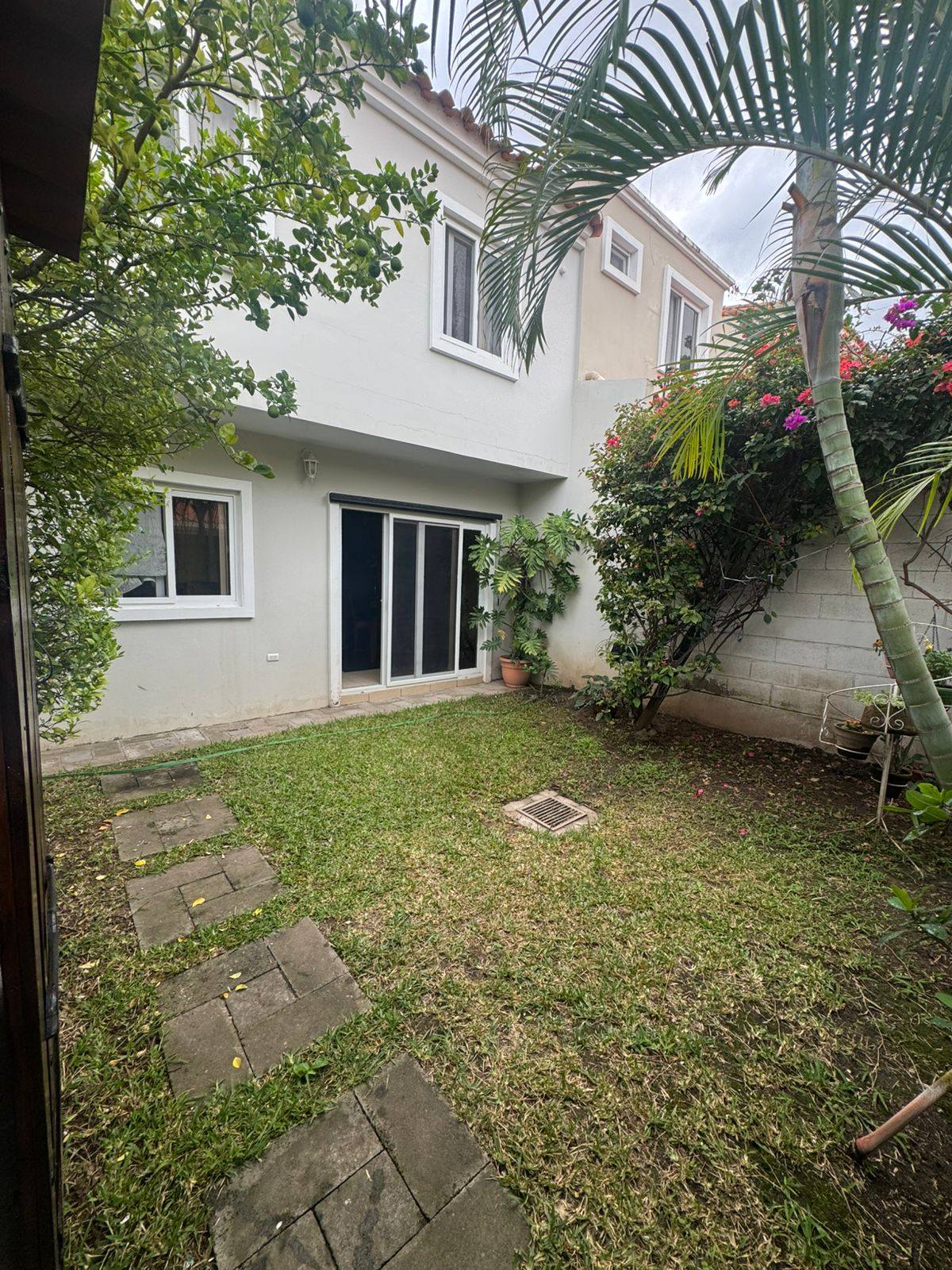 Alquiler: Res. El Sauce