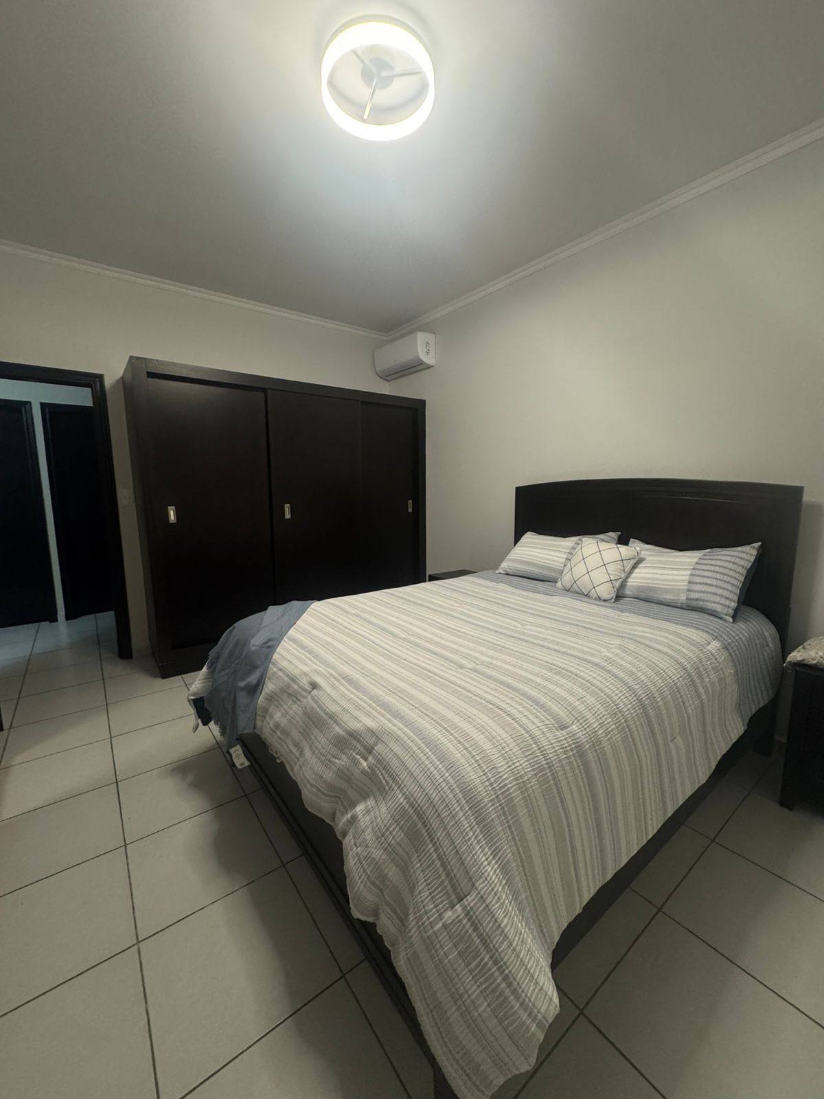 Alquiler: Res. El Sauce,.