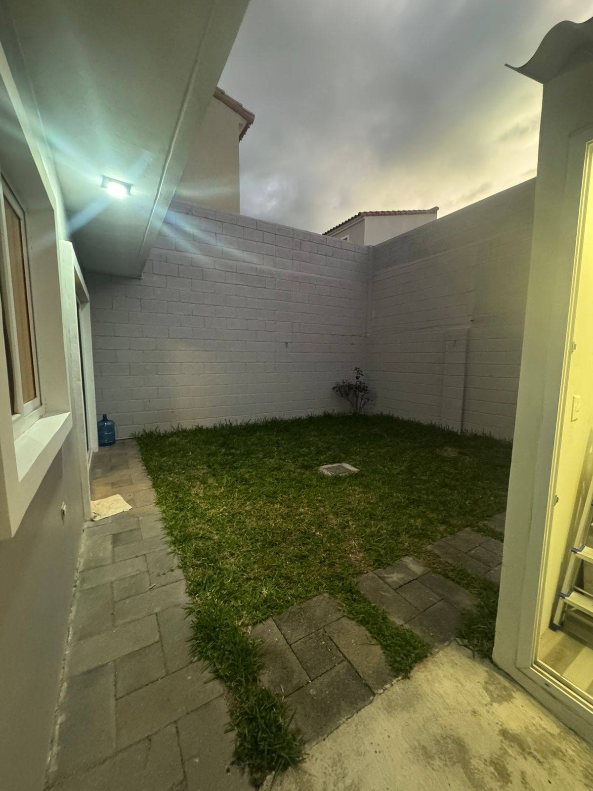 Alquiler: Res. El Sauce,.