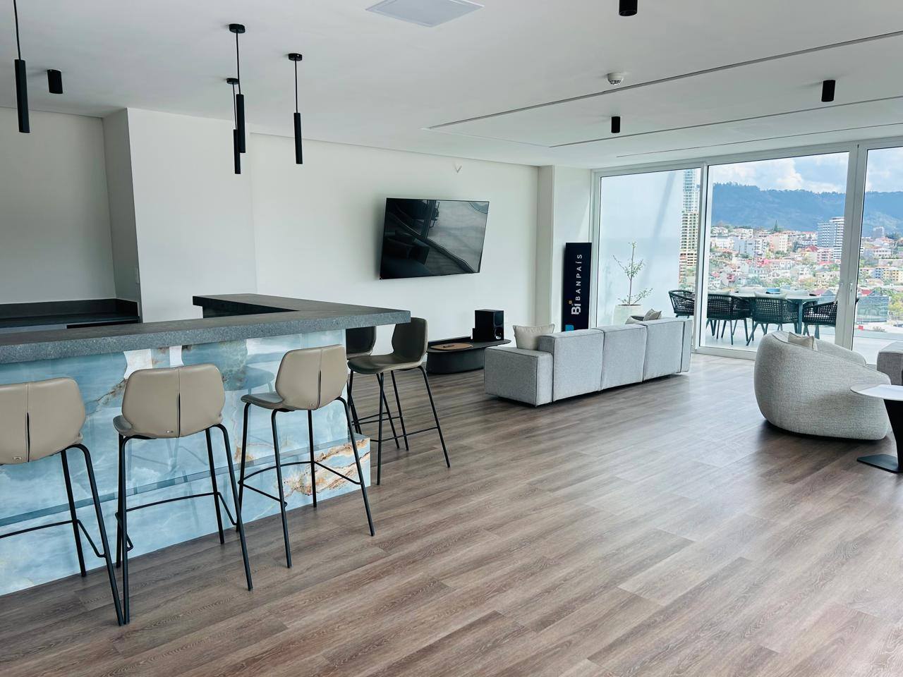 Alquiler: Col. Loma Linda Norte, Torre Avalon