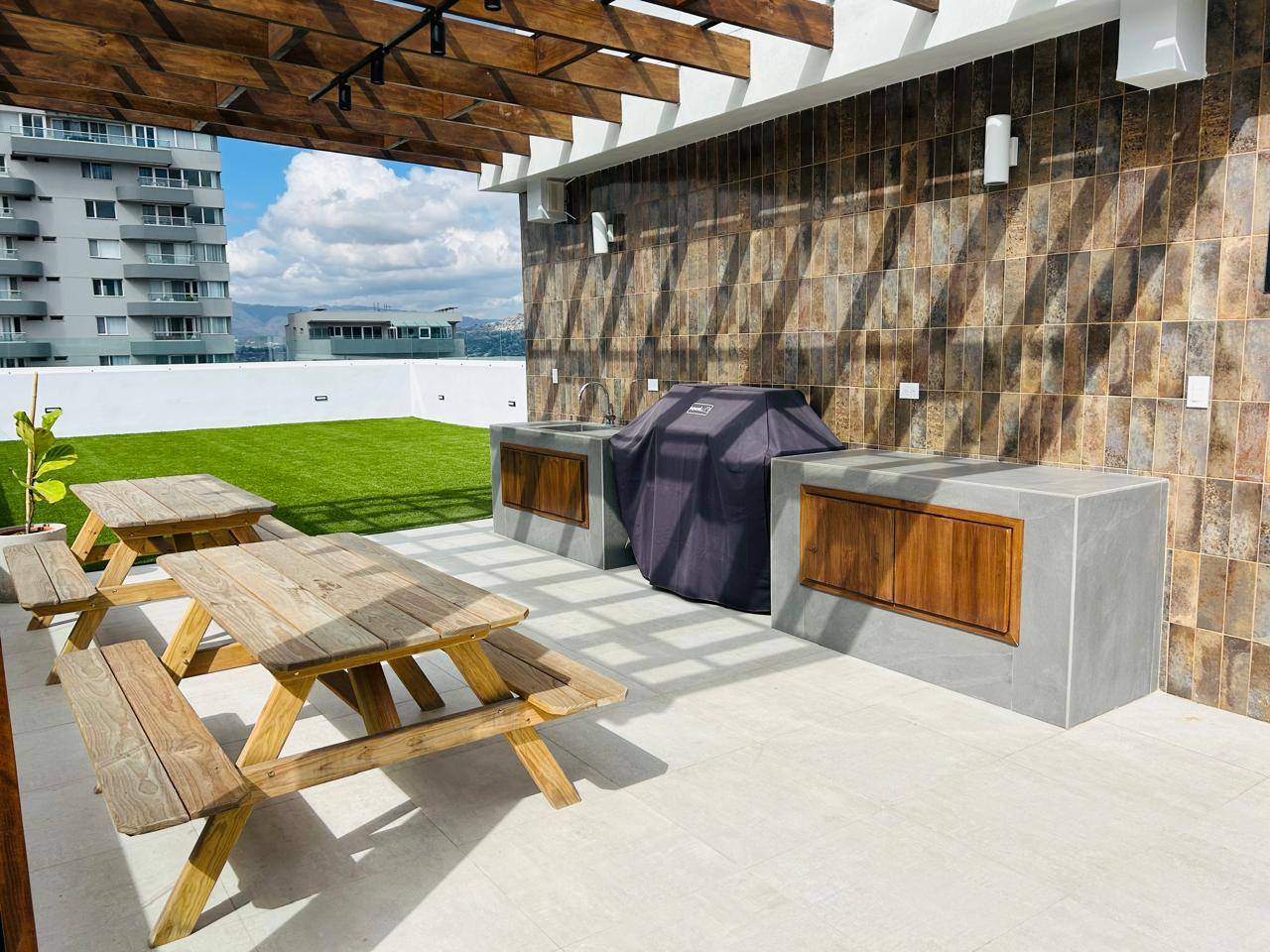 Alquiler: Col. Loma Linda Norte, Torre Avalon