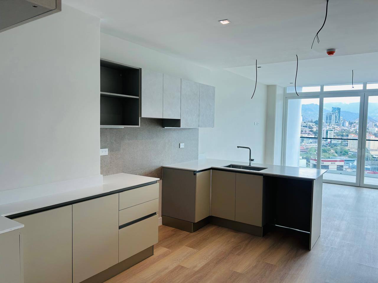 Alquiler: Col. Loma Linda Norte, Torre Avalon