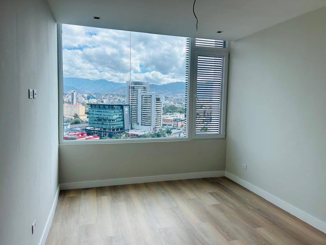 Alquiler: Col. Loma Linda Norte, Torre Avalon