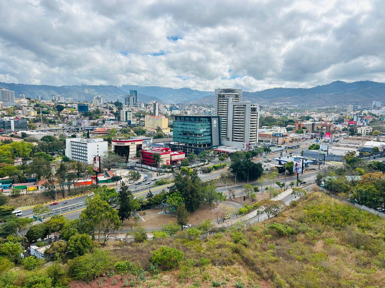 Alquiler: Col. Loma Linda Norte, Torre Avalon